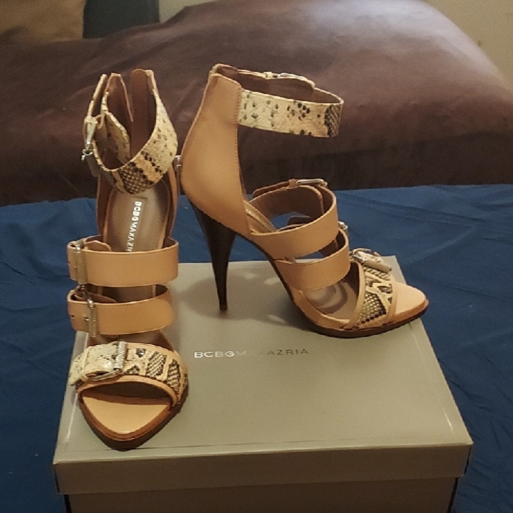 BCBGMaxAzria Tan and Cream Stiletto Heels with Metallic Accents
